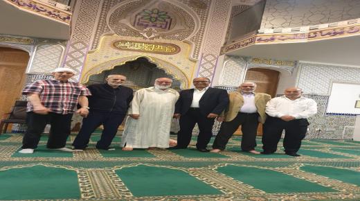 الدكتور عبدالملك هيباوي، أستاذ التعليم العالي بجامعة توبنجن (Tübingen)، وعضو الهيئة العلمية للمجلس الأعلى للمسلمين في ألمانيا، يشارك في الملتقى السنوي العشرين الذي نظمته الجمعية المغربية للثقافة، والإرشاد بمدينة فرانكفورت الألمانية.